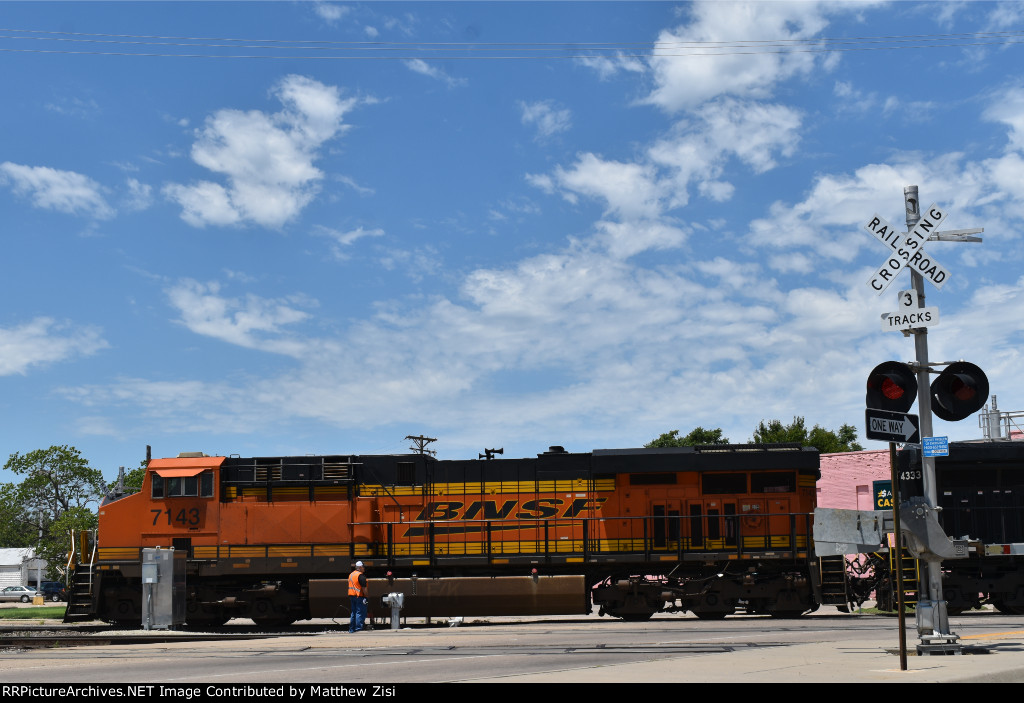 BNSF 7143